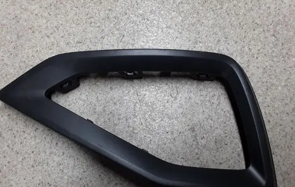 Front fog light trim/grill
