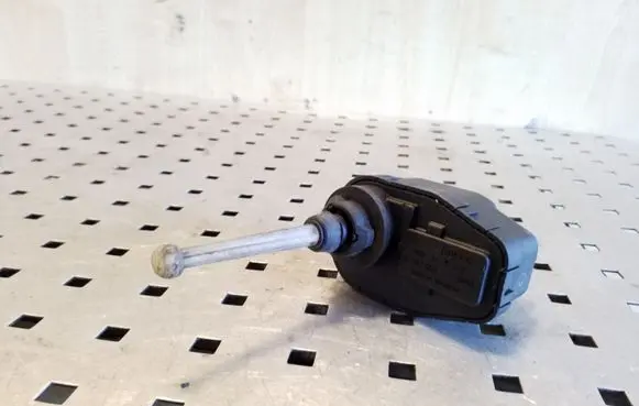 Opel Frontera A Headlight level adjustment motor 0307851328