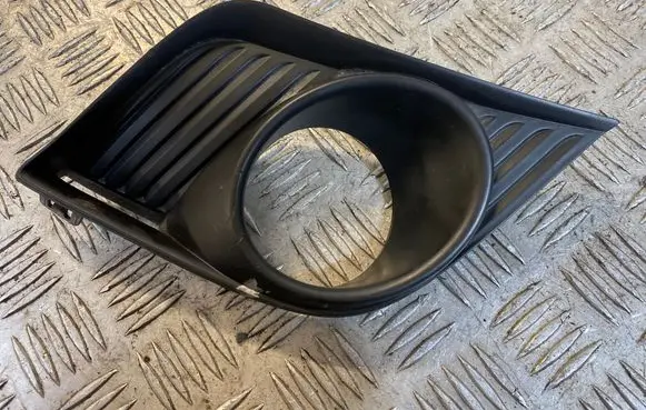 Lexus CT 200H Front fog light trim/grill 5211376040