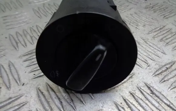 Volkswagen Golf IV Light switch