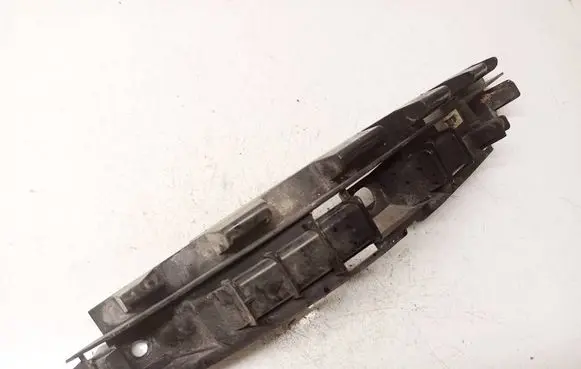 BMW 7 E65 E66 Rear bumper mounting bracket 7123798