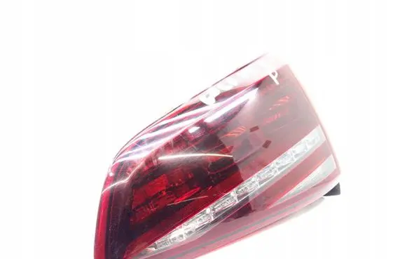 Volkswagen Golf VII Tailgate rear/tail lights 5G0945308E