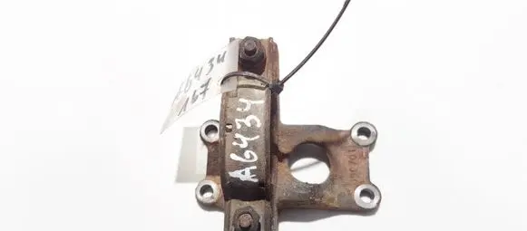 Ford Mondeo Mk III Engine mounting bracket xs7w3k305ac