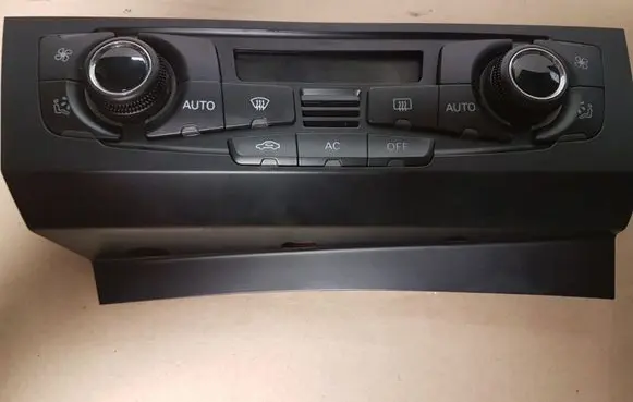 Audi A5 8T 8F Climate control unit 8T2820043S