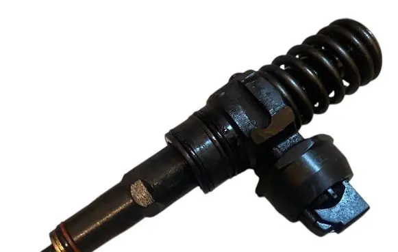 Volkswagen Golf V Fuel injector 038130073AG 0414720215
