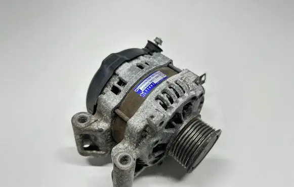Toyota Avensis T270 Generator/alternator 270600R070 1042113061 31081