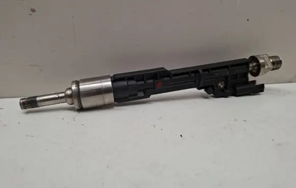 BMW X3 F25 Fuel injector 13647629174 10213541