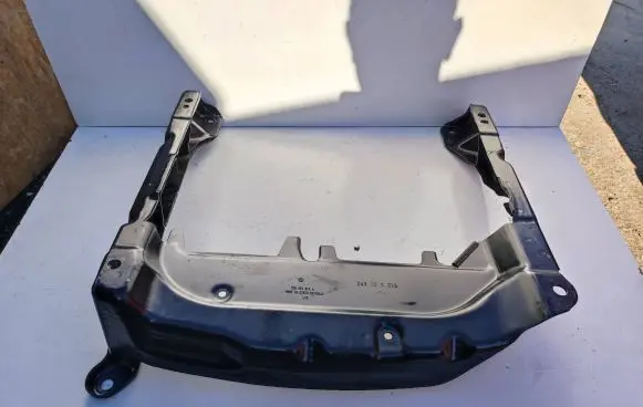Porsche Cayenne (92A) Front passenger seat console base 7P0881678A E90101893