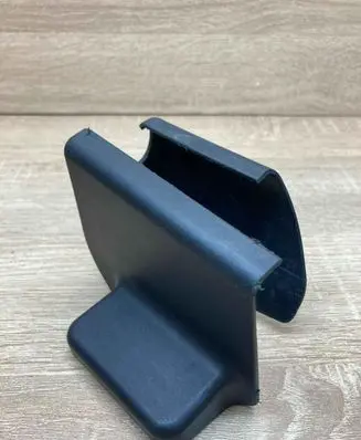 Toyota Avensis T270 Front passenger seat rail trim 7213705050