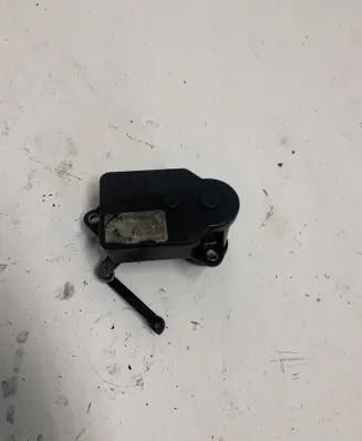 Opel Signum Intake manifold valve actuator/motor 55205127