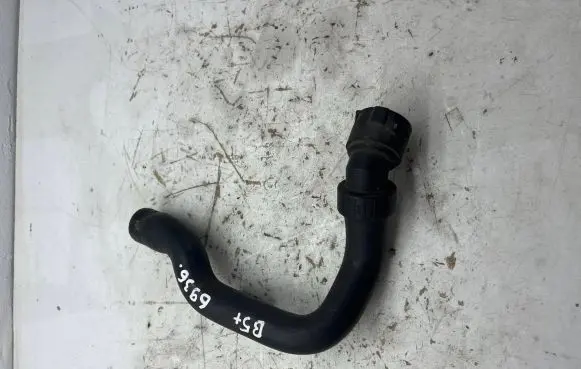 Volkswagen PASSAT B5.5 Engine coolant pipe/hose 8d0121101ad