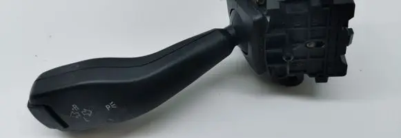 BMW 5 E39 Indicator stalk 8363668 01104010