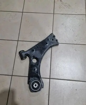 Fiat Tipo Front lower control arm/wishbone