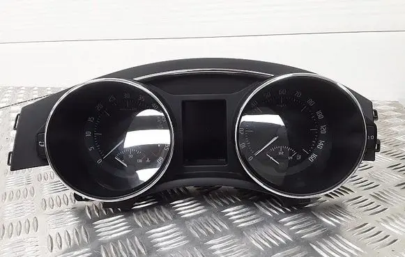 Speedometer (instrument cluster)