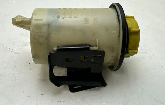 Land Rover Discovery 4 - LR4 Power steering fluid tank/reservoir YC153R700A