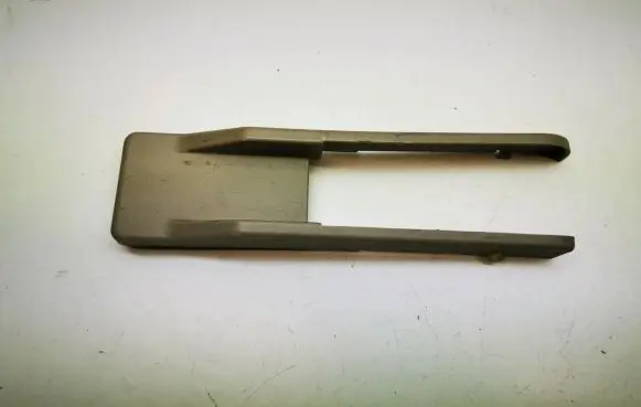 Mercedes-Benz R W251 Rear seat rail trim cover A2519290643 A2519290643R