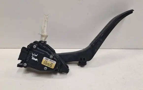 Volkswagen Touareg I Accelerator throttle pedal 7L0723507B