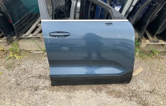 Volvo XC40 Front door