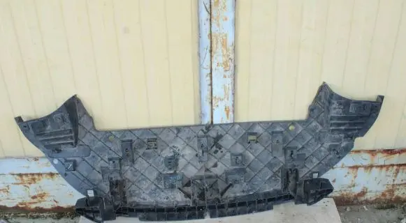 Peugeot 5008 Front underbody cover/under tray 9686646580