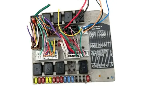 Nissan Pulsar Fuse module