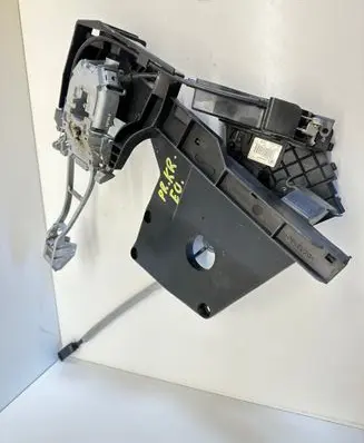 Volvo S80 Front door lock 30661072