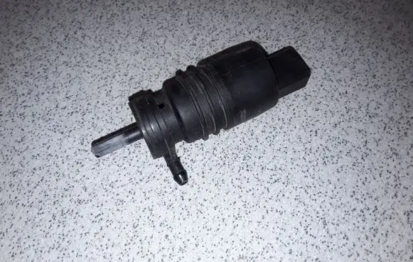 BMW 3 E46 Windscreen/windshield washer pump 8362154