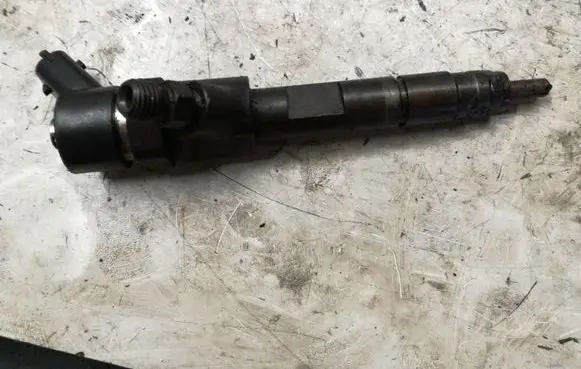 Renault Trafic II (X83) Fuel injector 0445110110B8200100272