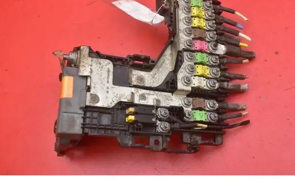 Peugeot 508 RXH Fuse box set 9666817380