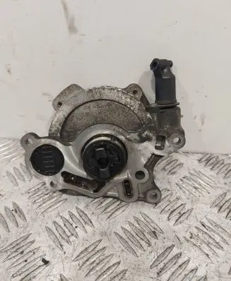 Volkswagen Polo V 6R Vacuum pump 03L145207
