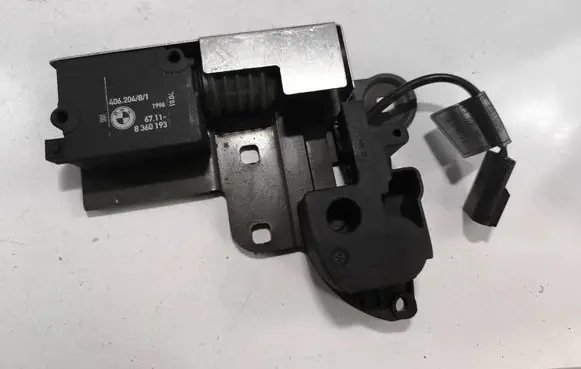 BMW 5 E39 Tailgate window lock/catch/latch 8120419 51248120419