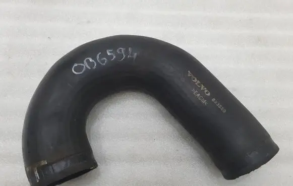Volvo S40, V40 Intercooler hose/pipe 823529