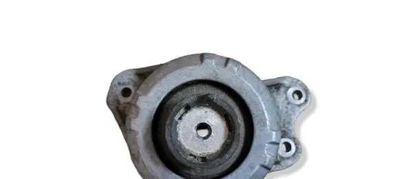 Mercedes-Benz C W205 Engine mount bracket A2052407800