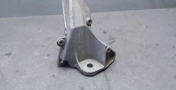 Audi A6 S6 C5 4B Engine mounting bracket 8D0399114T