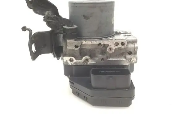 Mazda 6 ABS Pump GAM7437A0