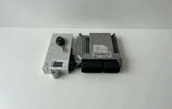 BMW 5 E60 E61 Engine ECU kit and lock set 7796637 0281012091 DDE7796637