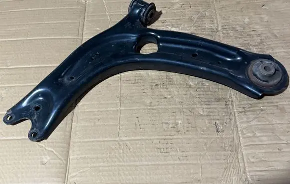 Volkswagen Touran III Front lower control arm/wishbone