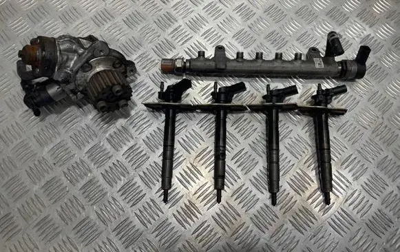 Volkswagen Golf VII Fuel injectors set 03L130277 03L130755
