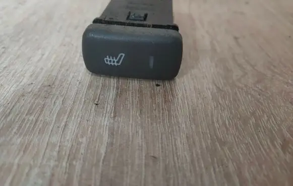 Volvo S40, V40 Seat heating switch