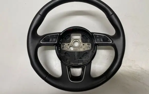 Audi Q3 8U Steering wheel 62651000A