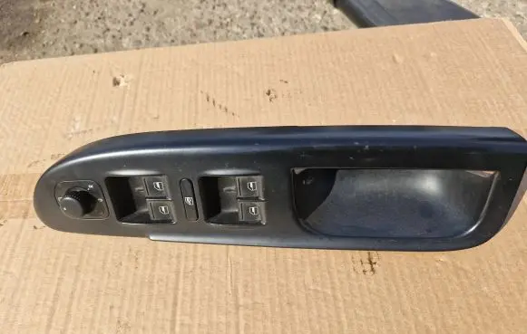 Volkswagen PASSAT B6 Electric window control switch
