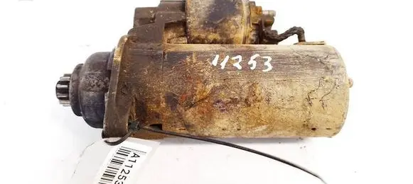 Volkswagen Golf IV Starter motor 02A911023J