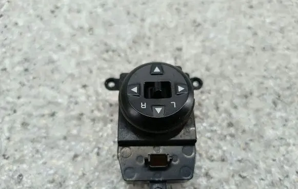 KIA Rio Wing mirror switch 935301W001