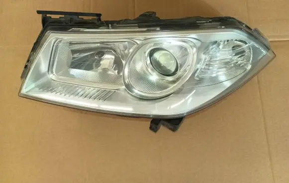 Renault Megane II Headlight/headlamp 8200412741