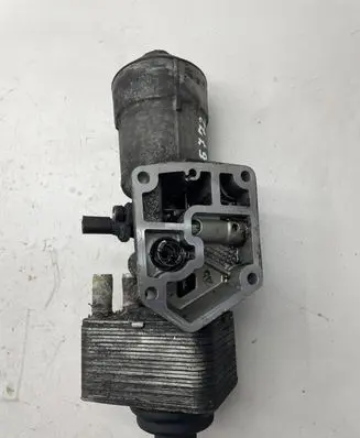 Volkswagen Touran I Oil filter mounting bracket 045115389H
