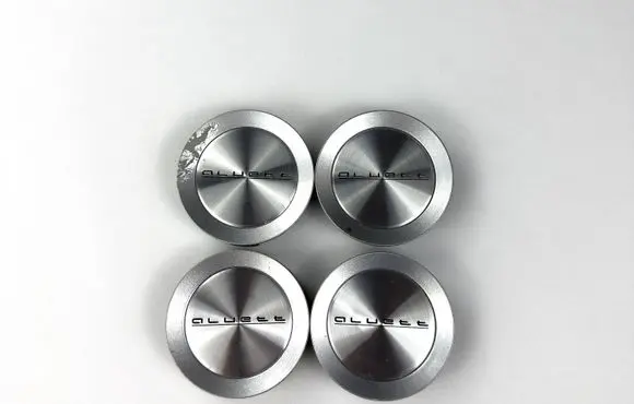 Volkswagen Golf IV Non-original wheel cap 