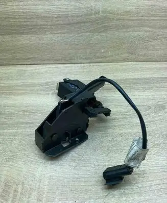 BMW 5 E39 Tailgate window lock/catch/latch 8384069 8381137