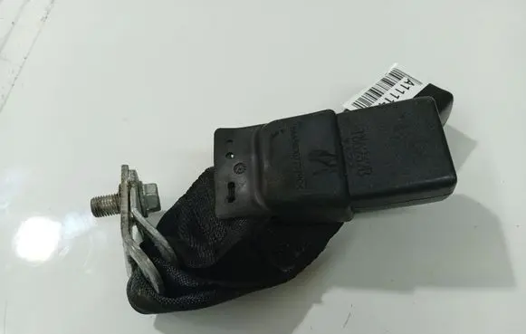 Mazda 2 Middle seatbelt buckle (rear) 