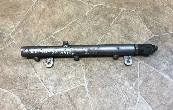 Mercedes-Benz R W251 Fuel main line pipe A6420700695