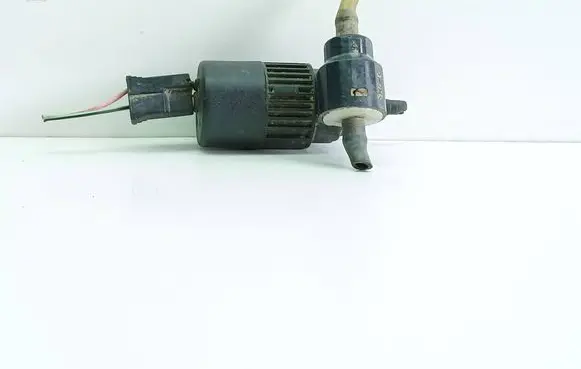 Nissan Terrano Windscreen/windshield washer pump