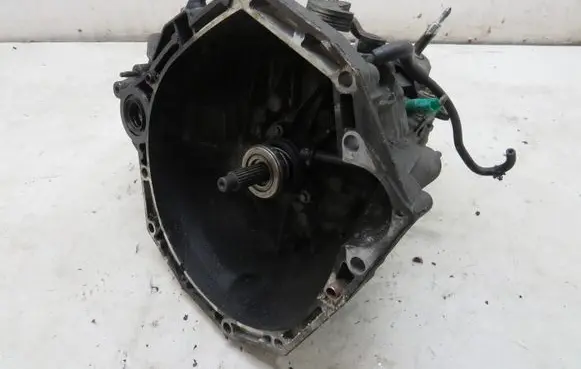 Nissan Juke I F15 Manual 5 speed gearbox GMAUTO4574097